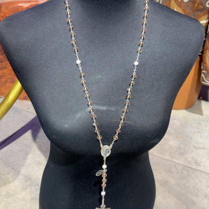 Chapelet beige rosé de Lourdes en plaqué argent, photo réelle