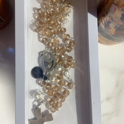 Chapelet beige rosé de Lourdes en plaqué argent, photo réelle