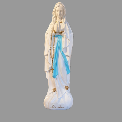 Statue EVNL BB — cimetière, mise en scène IA