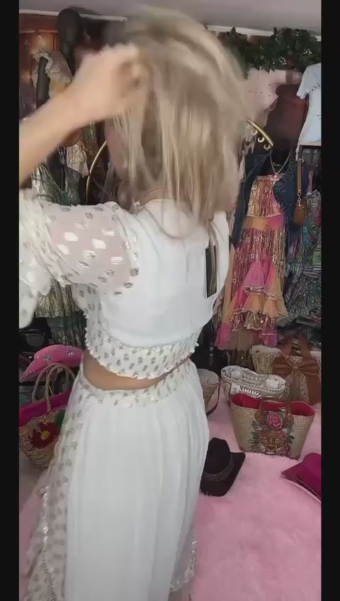 ENSEMBLE 2 pièces PAP70 BOHÈME : TU :  Croc top à froufrous, haut manches longues avec col incrusté de perles– imprimés dorés  ✨