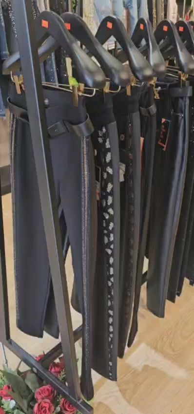 Pantalon chic 1710 – pantalon slim noir à bandes de strass et ceinture
