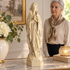 Vierge effet bois — maison — retouche IA